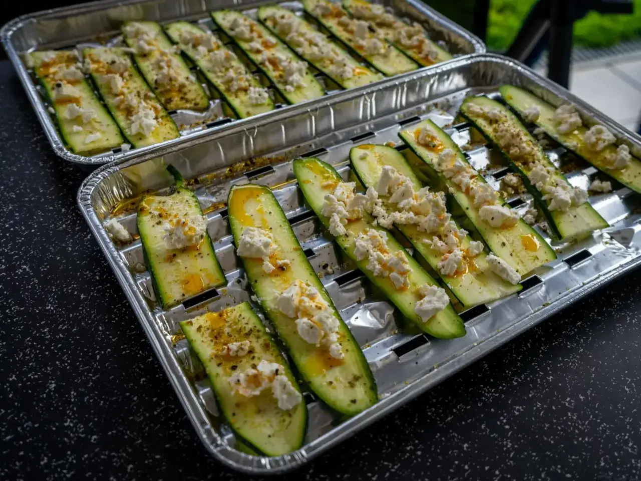 apetyczna grillowana cukinia na ruszcie