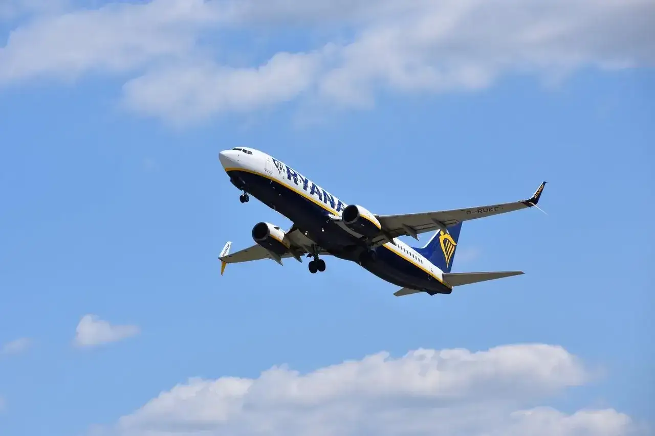Samolot Ryanair w locie