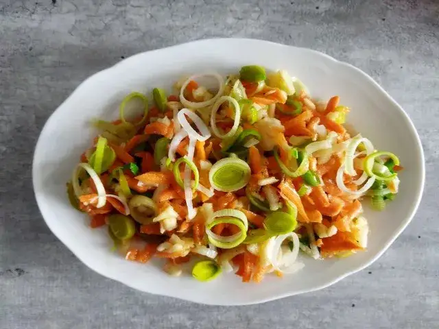 Zdjęcie Jak zrobić sałatkę z marchewki? Proste przepisy, które zachwycą!