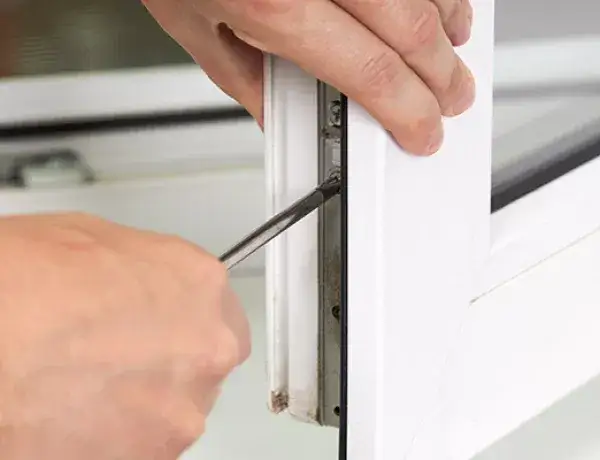 r&oacute;żne typy fachowc&oacute;w naprawa okien