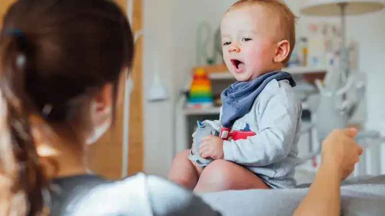 dzieci w r&oacute;żnym wieku komunikacja