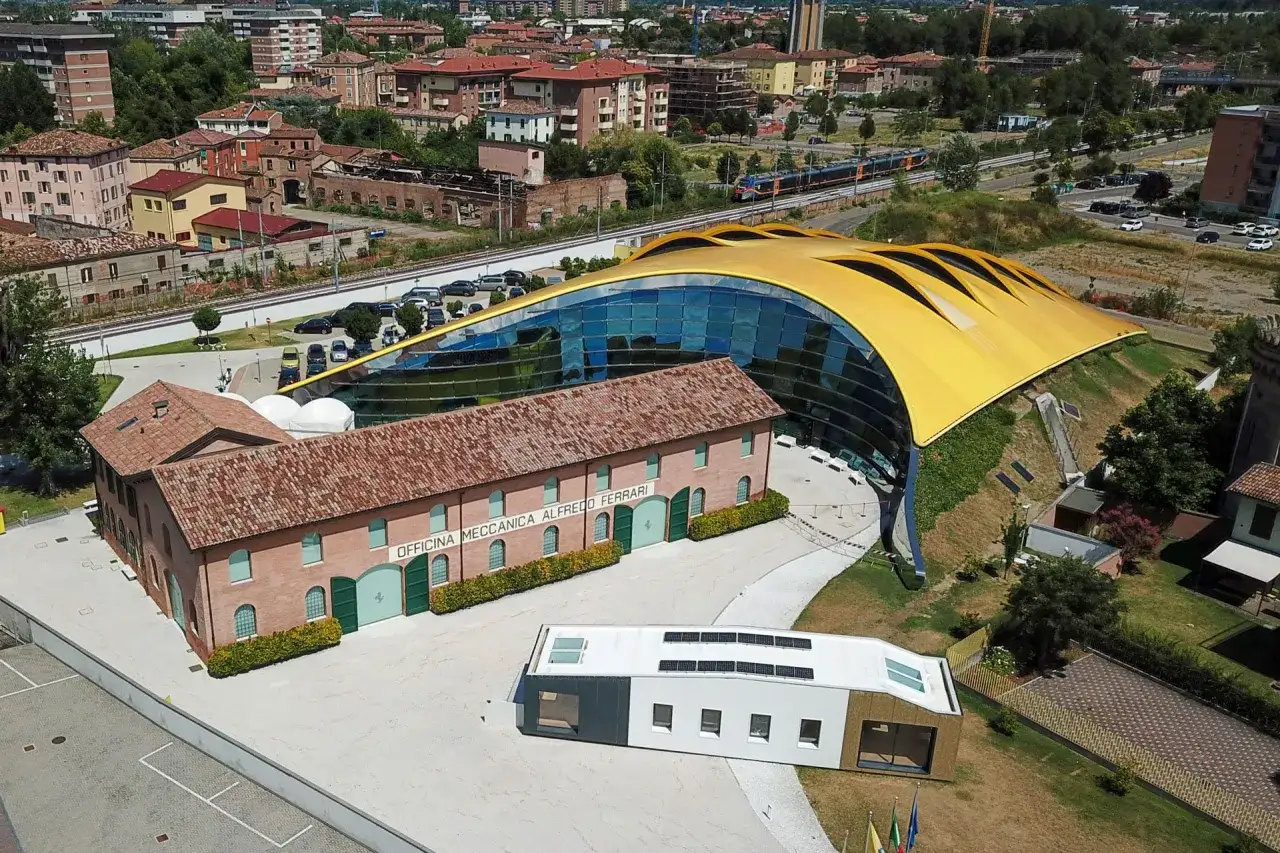 Museo Enzo Ferrari Modena esterno