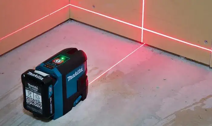 zielona wiązka lasera vs czerwona