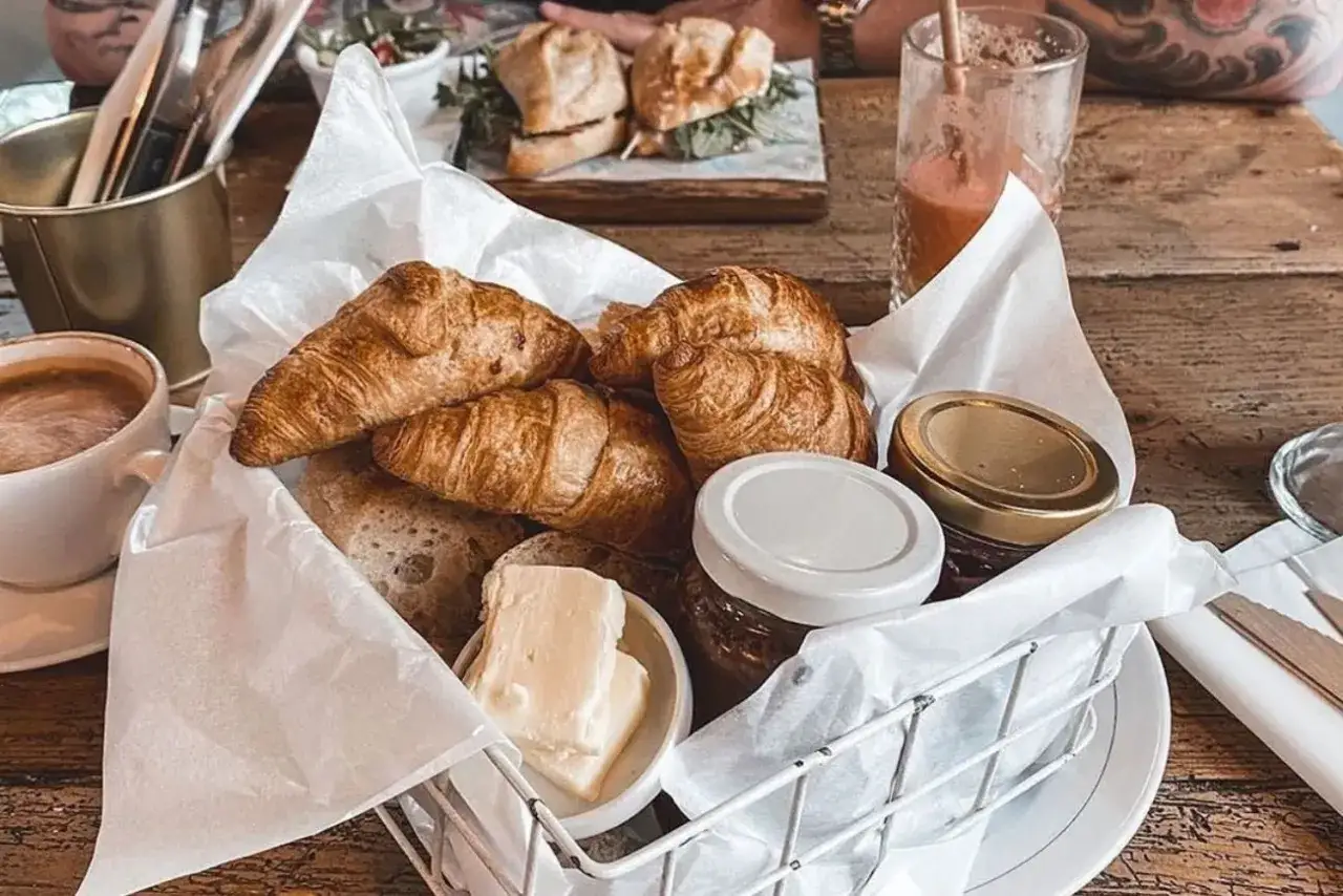 Najlepsze śniadania Żoliborz kawa speciality