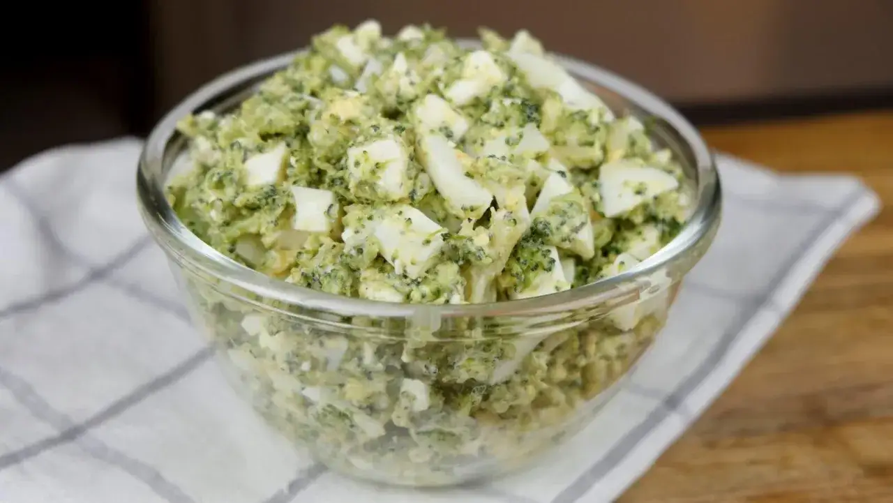 składniki do sałatki z głąba brokuła