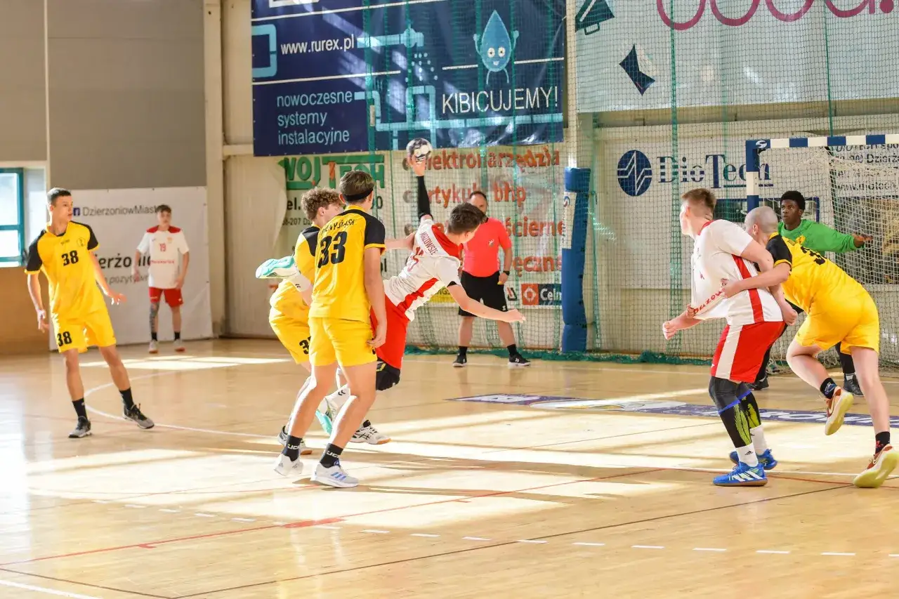 młodzieżowy mecz piłki ręcznej