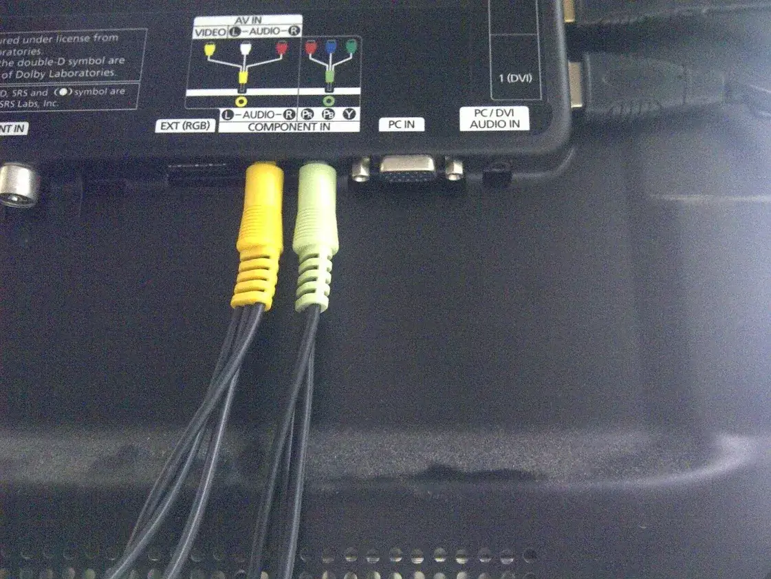 tylny panel telewizora samsung złącza audio