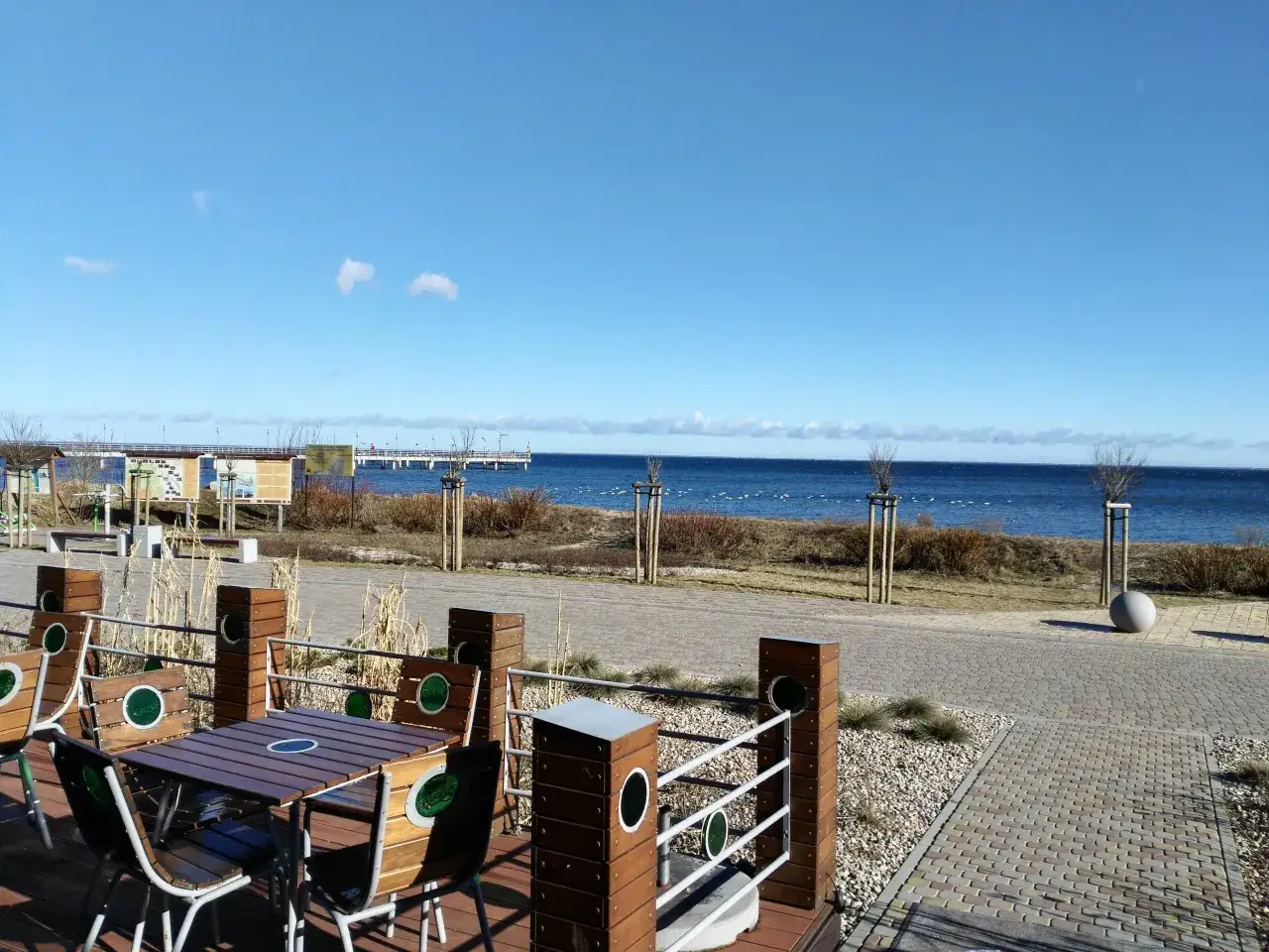 Zdjęcie Najlepsze miejsca, gdzie zjeść w Mechelinkach – odkryj smaki regionu