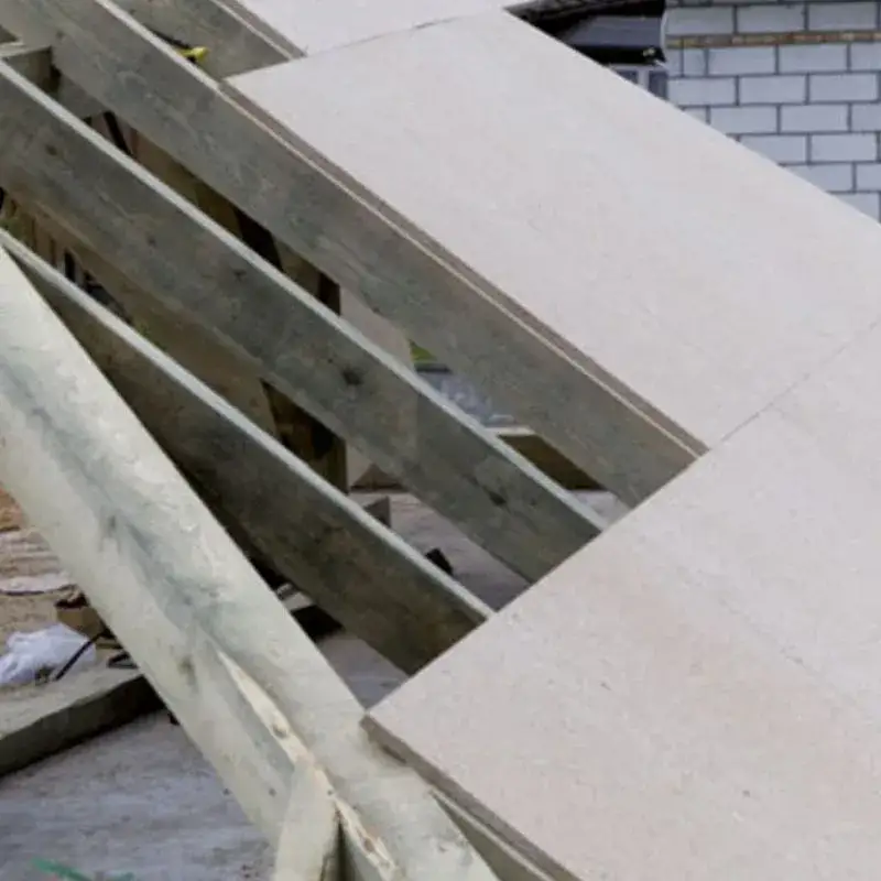 Zdjęcie Czy płyta OSB jest paroprzepuszczalna? Odkryj ważne właściwości