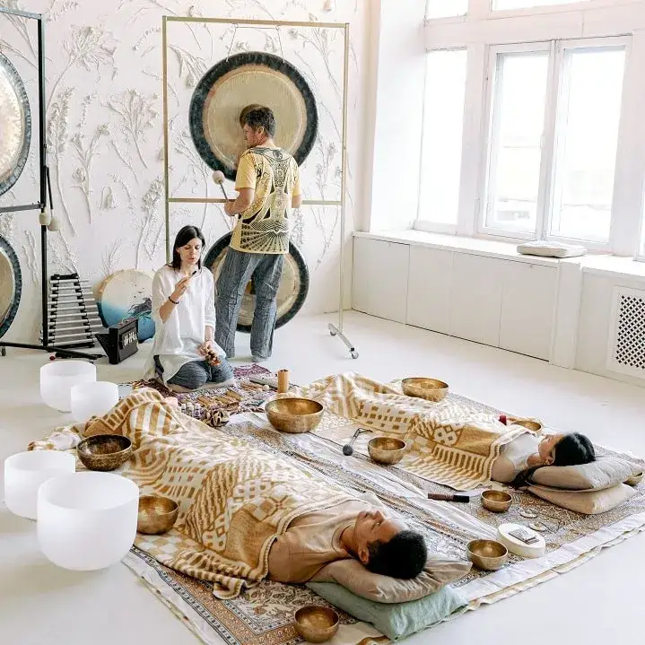 Zdjęcie Kto może prowadzić zajęcia z muzykoterapii? Sprawdź wymagania i certyfikaty