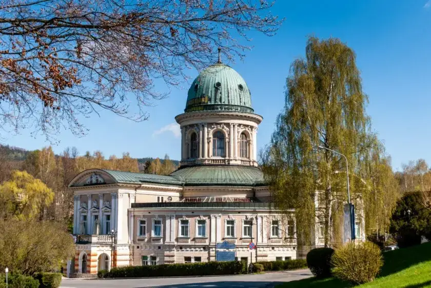Zdjęcie Lądek-Zdrój sanatorium prywatnie – najlepsze oferty i usługi zdrowotne