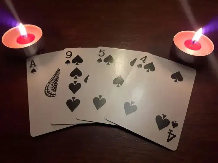 Zdjęcie Czy wierzyć we wróżby z kart? Prawda czy mit o tarotowych przesłaniach