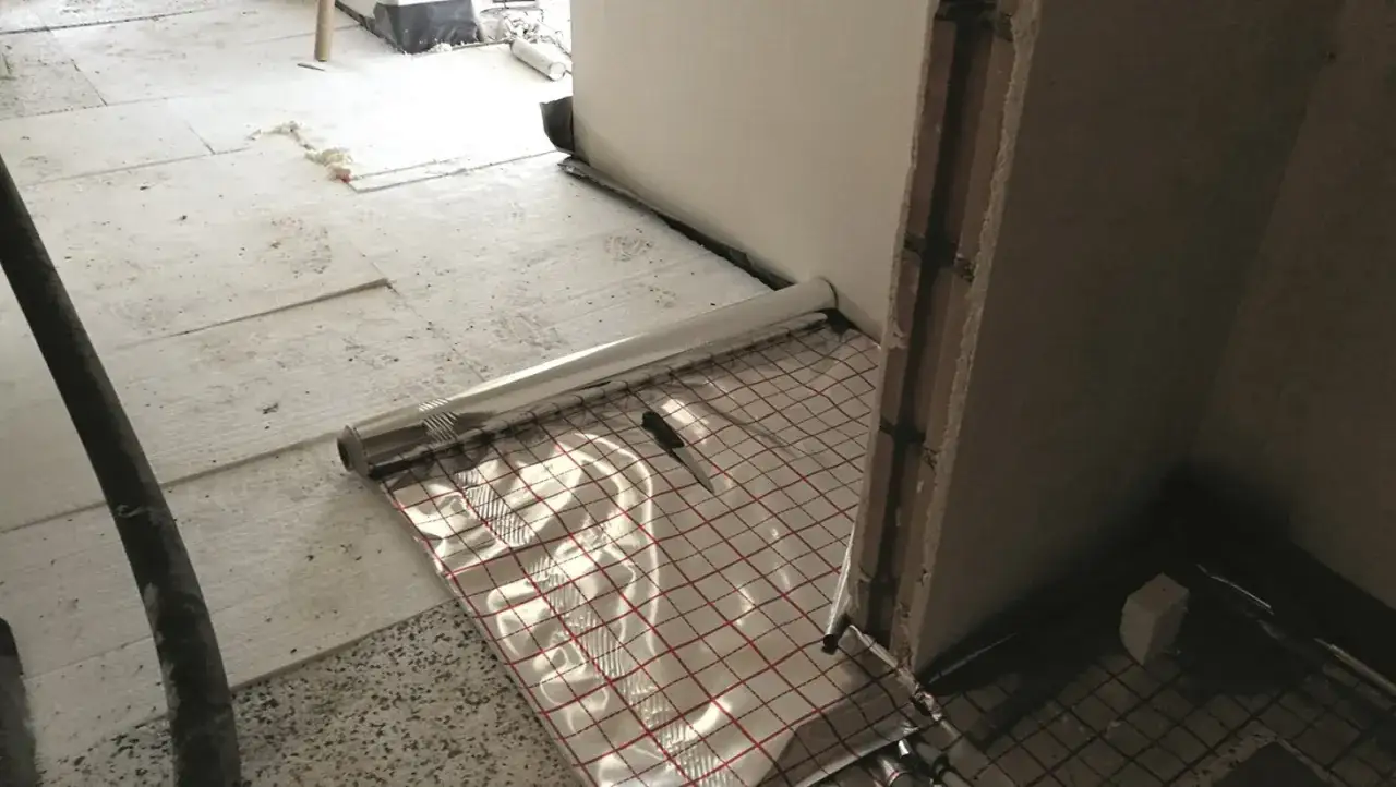 Oczyszczanie i przygotowanie podłoża pod wylewkę