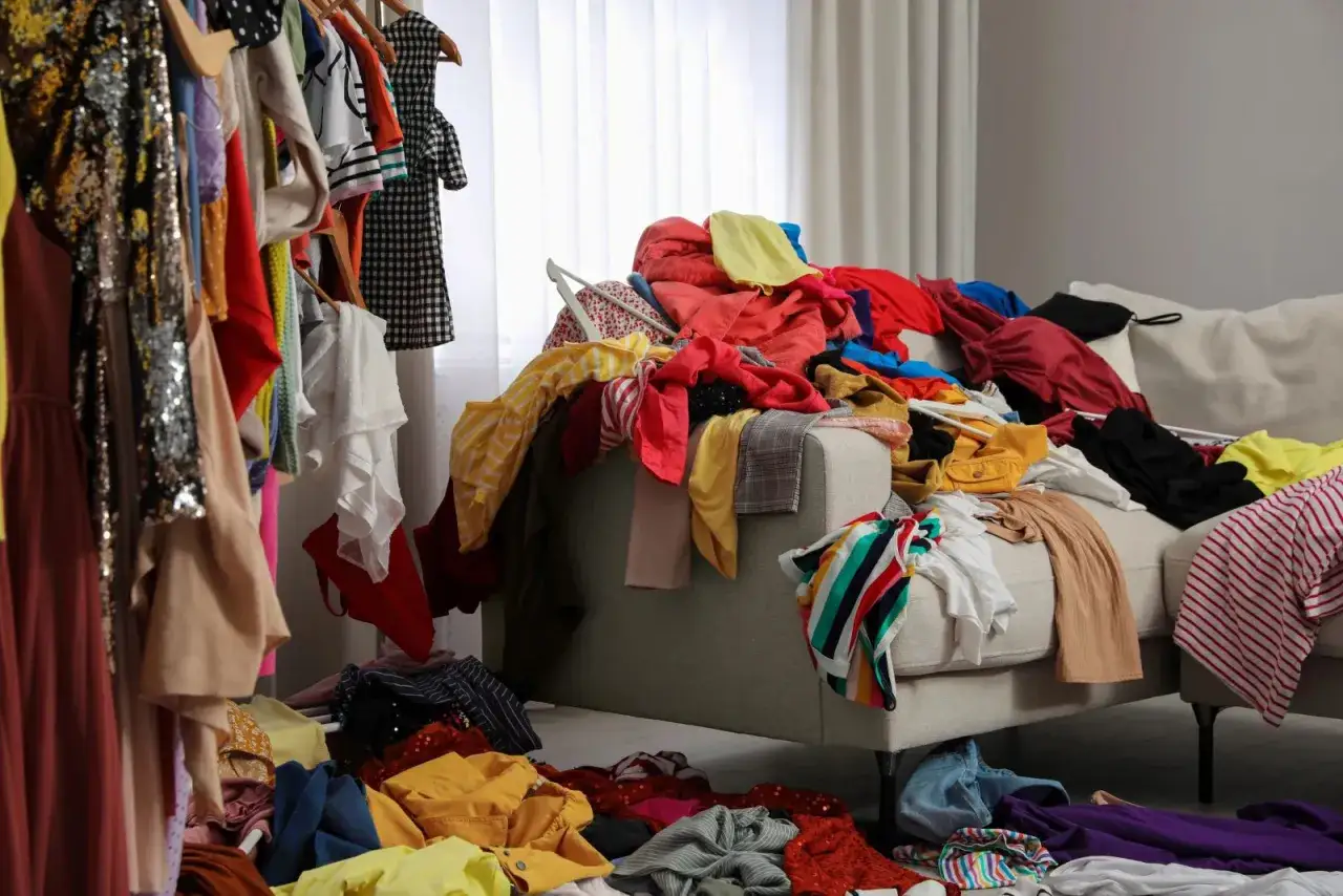 g&oacute;ry odpad&oacute;w tekstylnych fast fashion