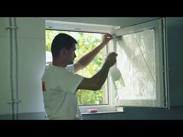 Zdjęcie Jak nakleić folię na okno: 5 kroków do perfekcyjnej aplikacji