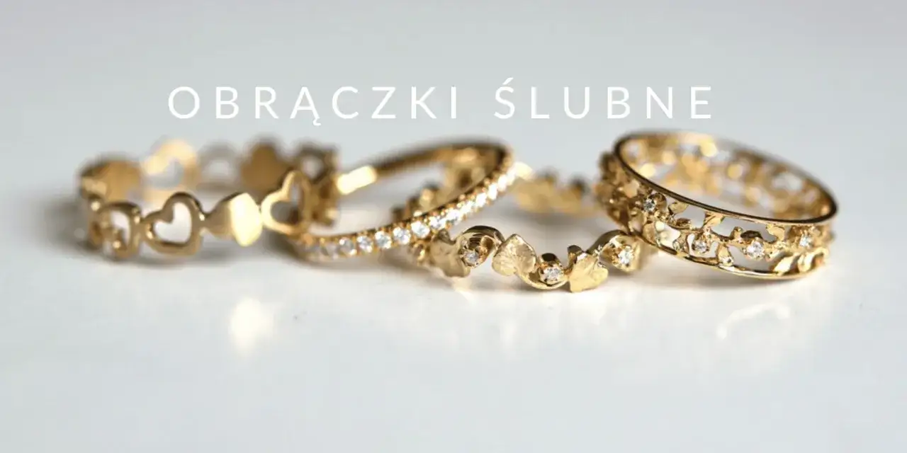 Złote obrączki symbol ślubu i miłości