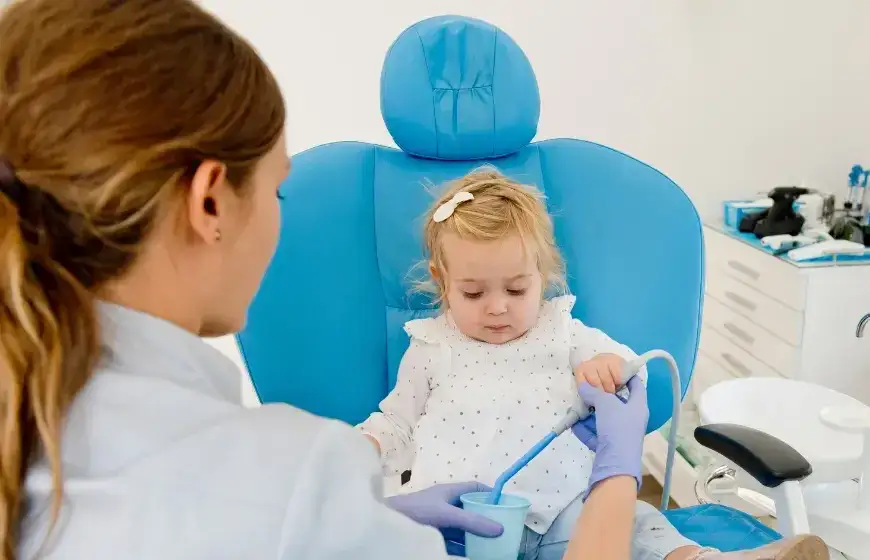 wizyta adaptacyjna u dentysty dziecięcego