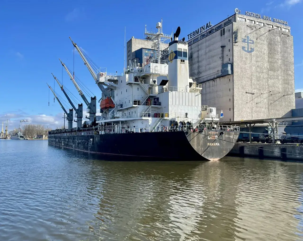 Port morski w Szczecinie, statki