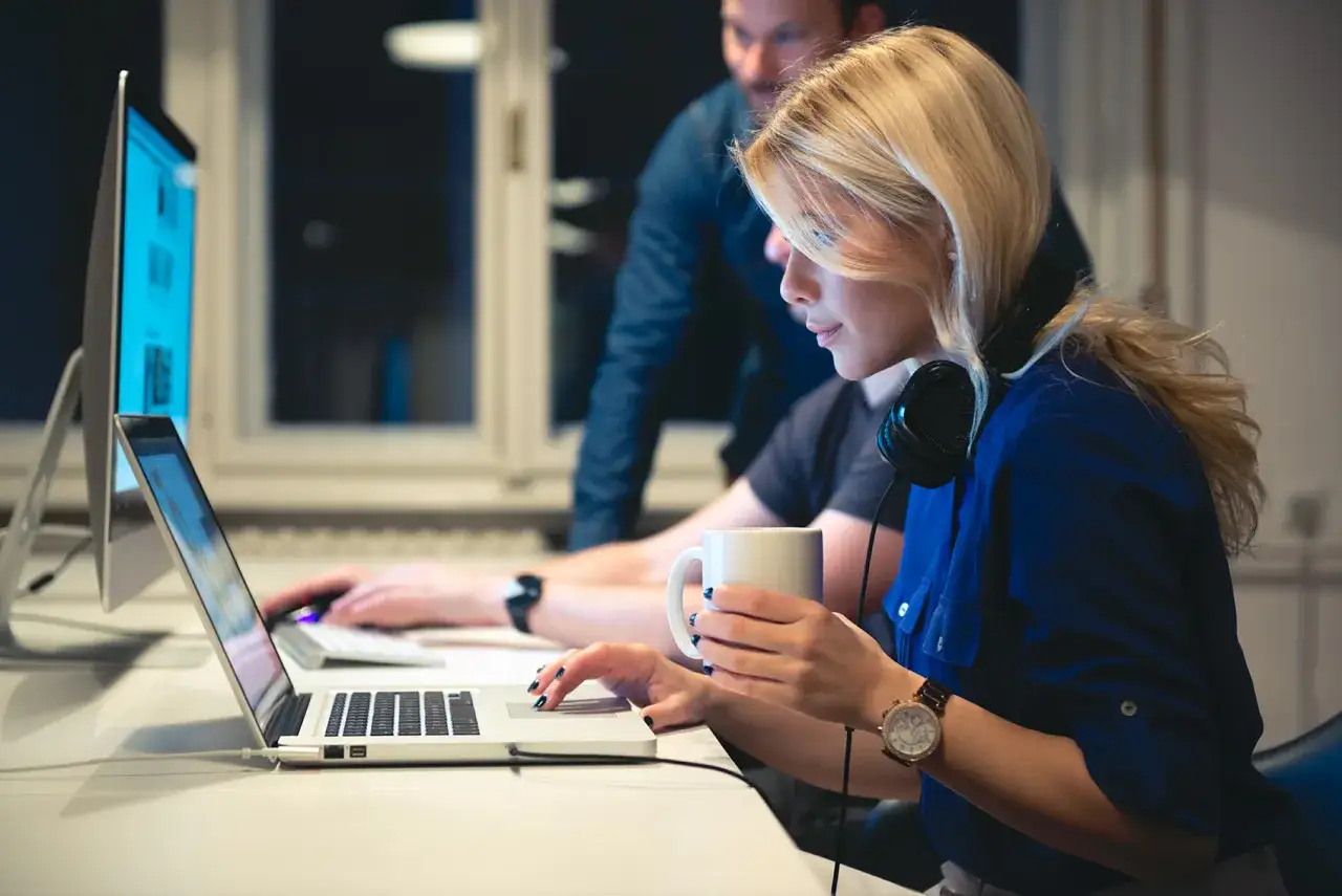 social media manager praca