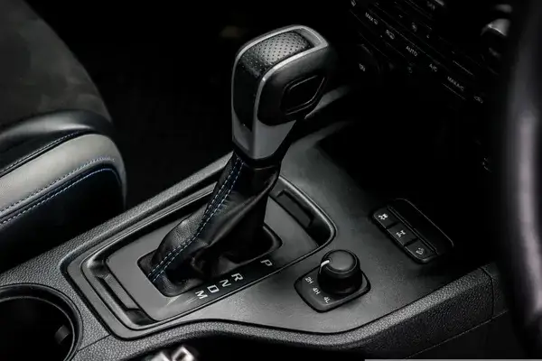 Zdjęcie Jak działa półautomatyczna skrzynia biegów i dlaczego warto ją znać