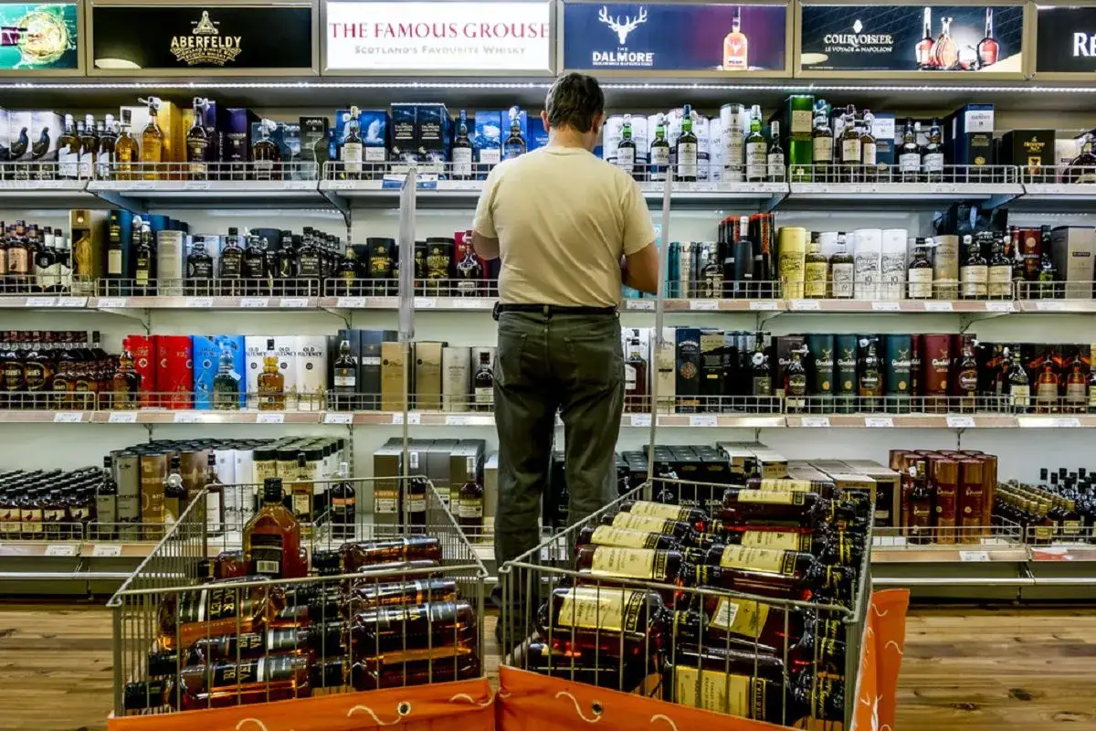 strefa bezcłowa lotnisko duty free alkohol