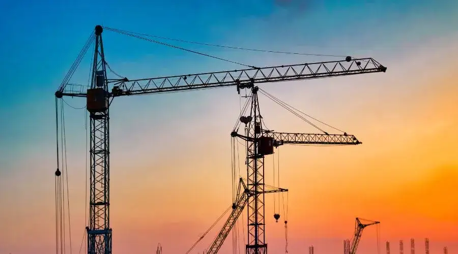 r&oacute;żne typy dźwig&oacute;w budowlanych por&oacute;wnanie