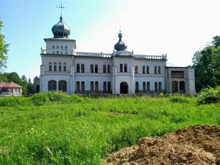 Zdjęcie Pałac w Osieku: historia, zwiedzanie i tajemnice zabytkowej architektury