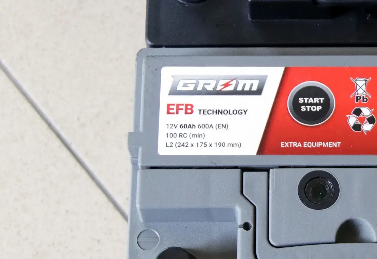 oznaczenia akumulatora samochodowego