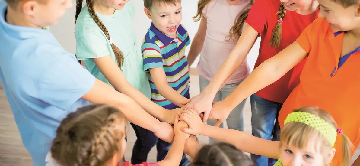 dzieci w szkole integracja