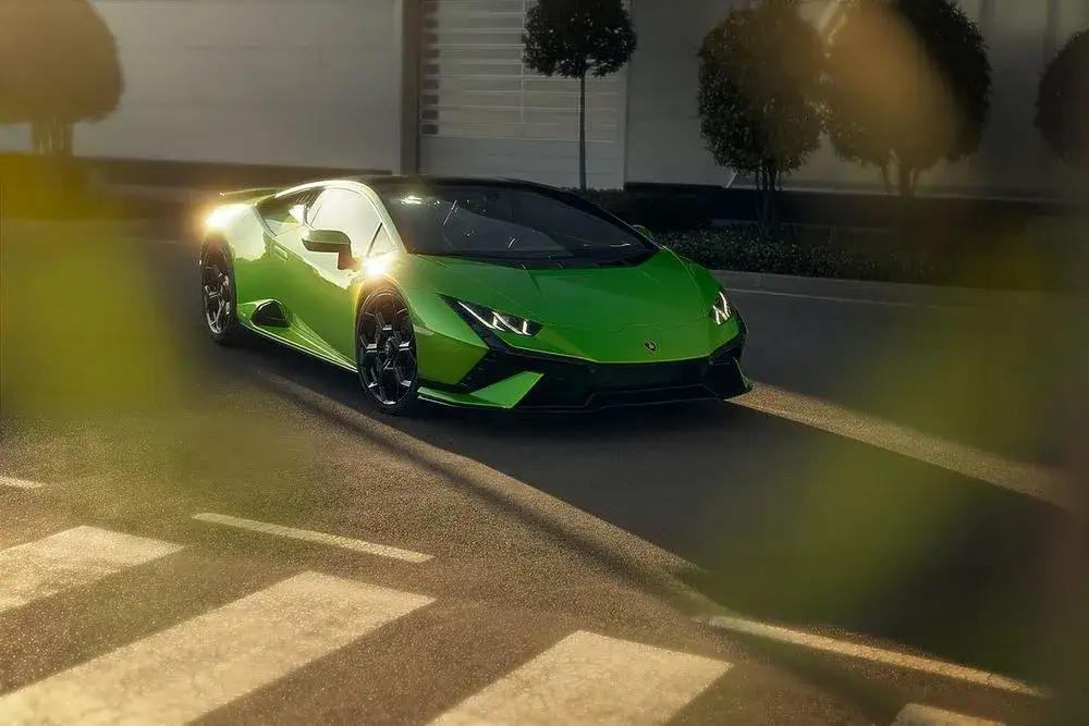 Lamborghini Huracan na drodze