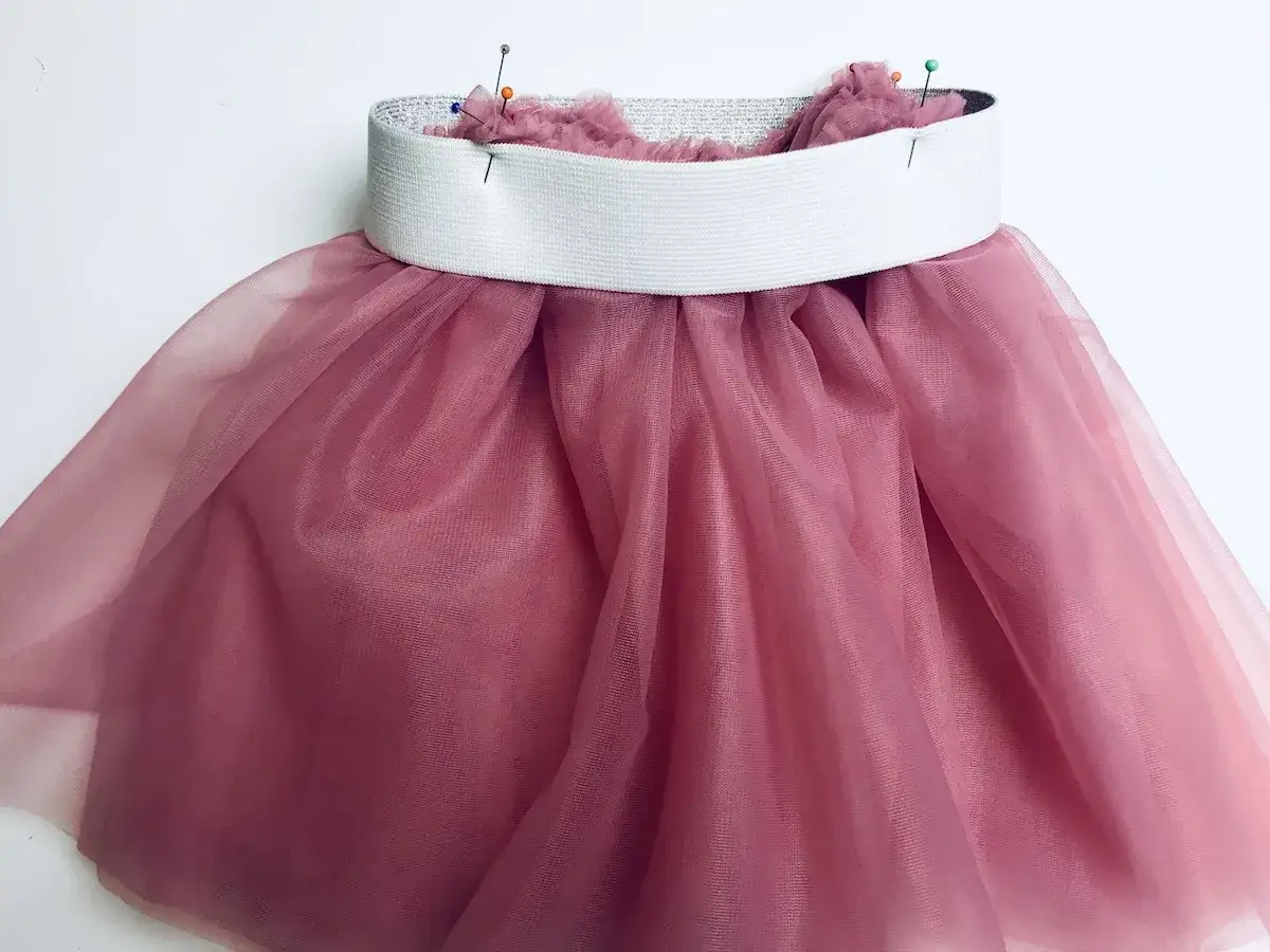 Materiały do uszycia spódnicy z tiulu