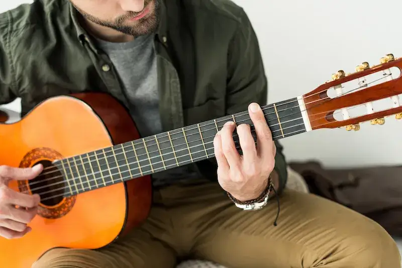 prawidłowa postawa gitara klasyczna