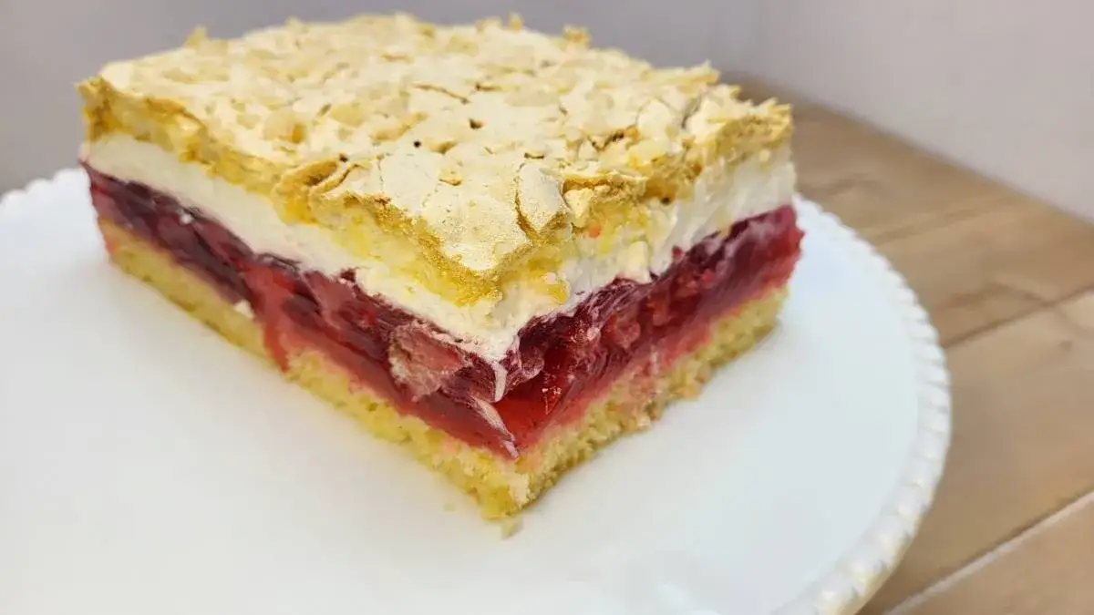 Ciasto Pierzynka z truskawkami