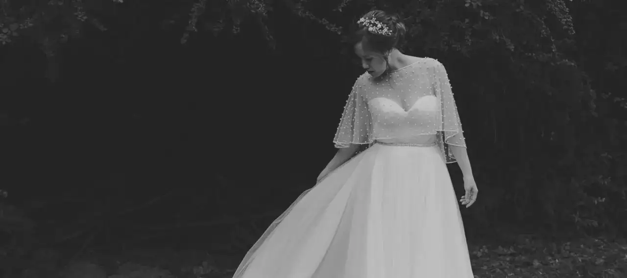 R&oacute;żne rodzaje bolerek ślubnych i okryć wierzchnich