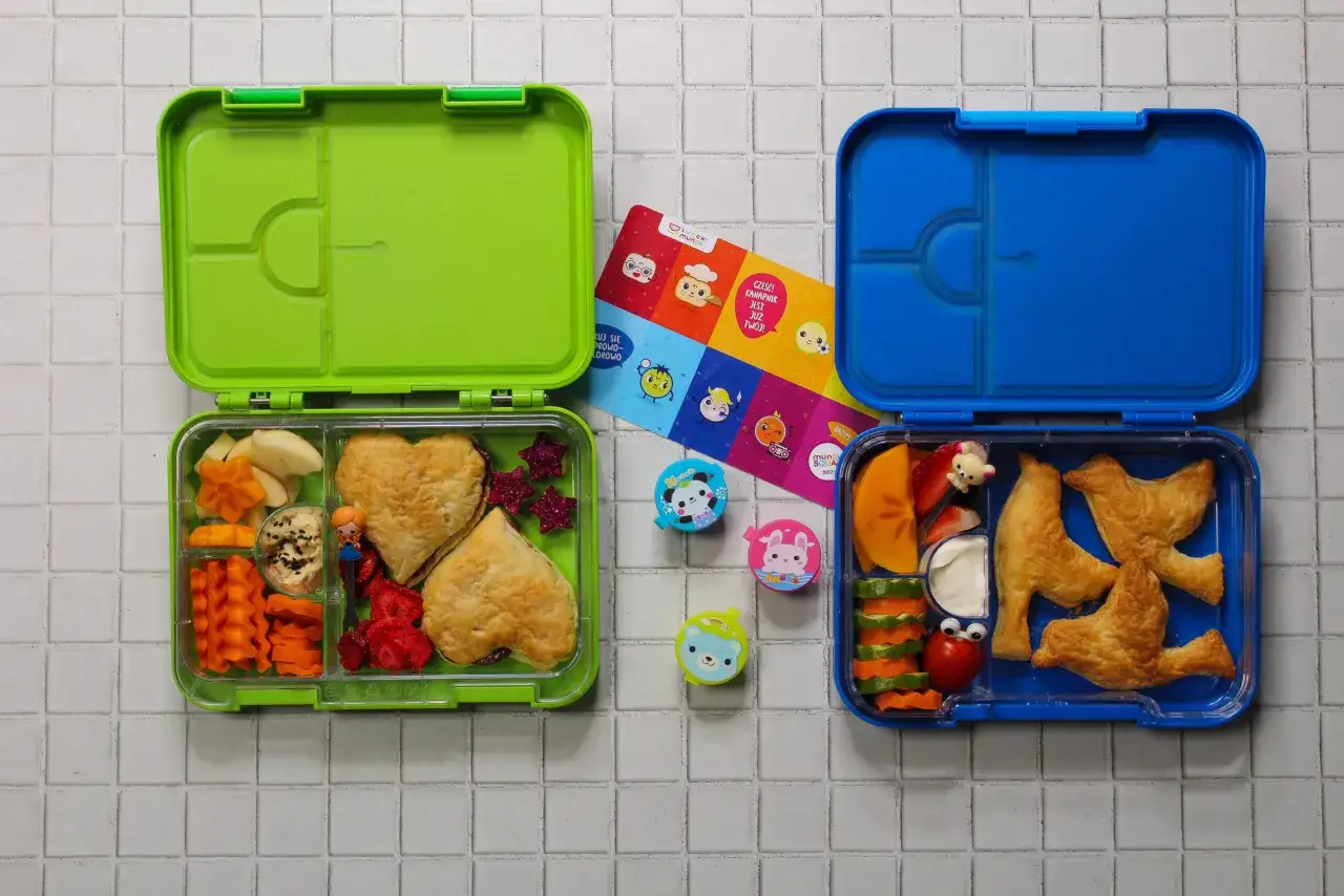 Zdrowe przekąski do lunchboxa dla dzieci, pudełko śniadaniowe