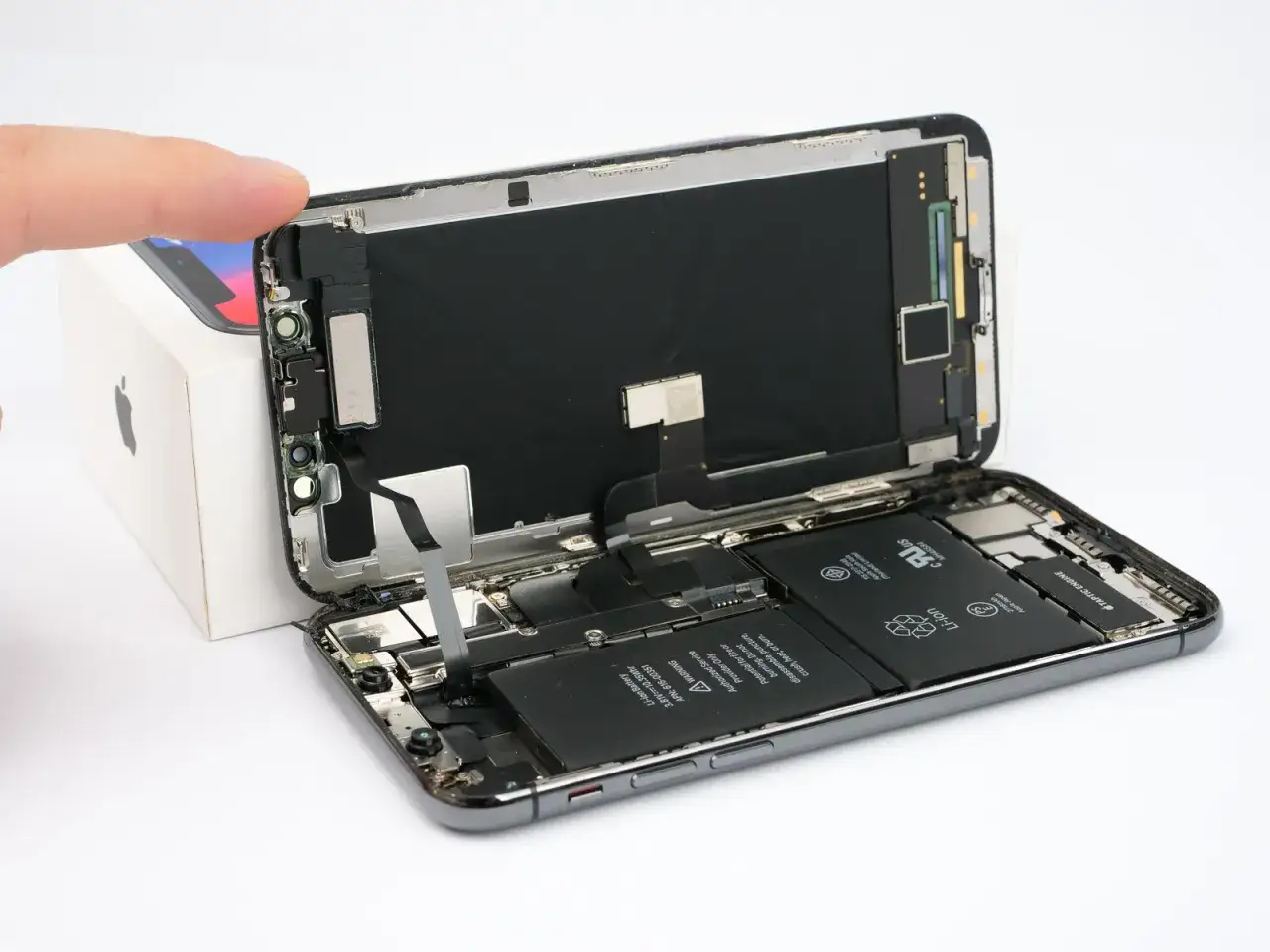 Proces wymiany baterii iPhone serwis