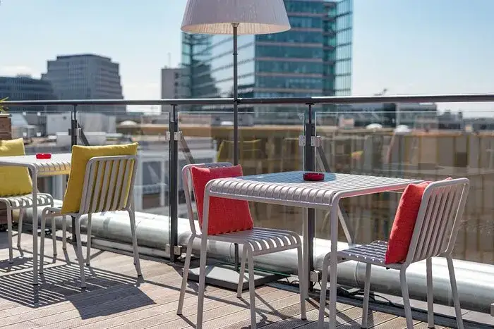 Aletto Hotel Kudamm Dachterrasse mit Bar