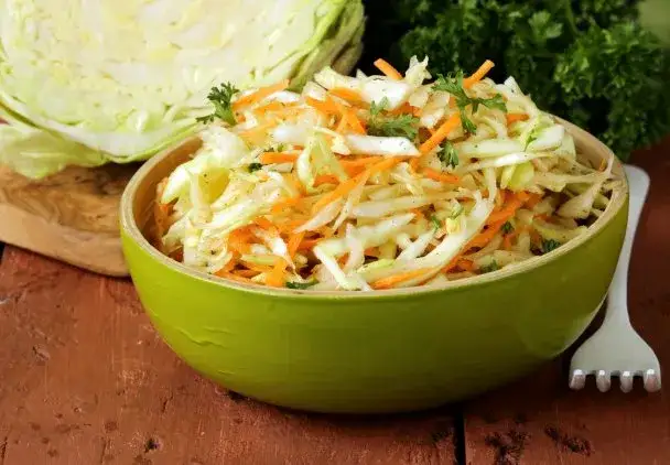 sur&oacute;wka z białej kapusty jak z restauracji