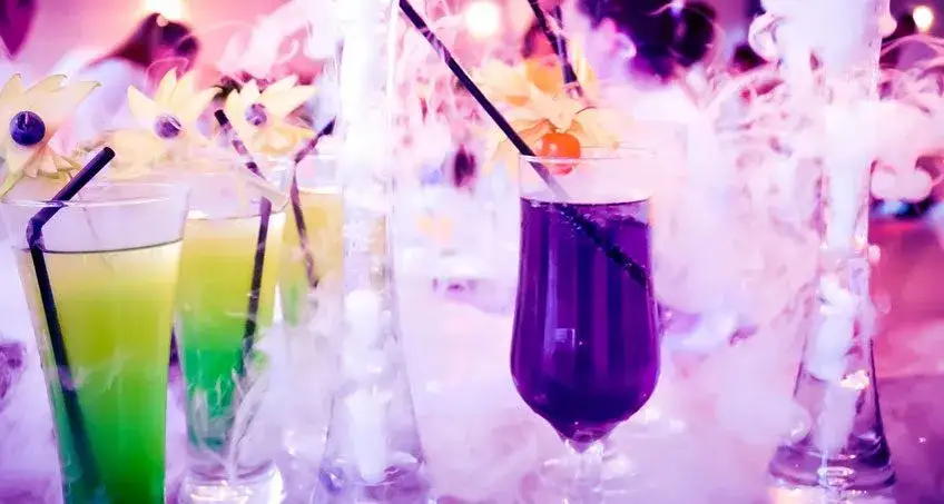 Fioletowe składniki do drink&oacute;w