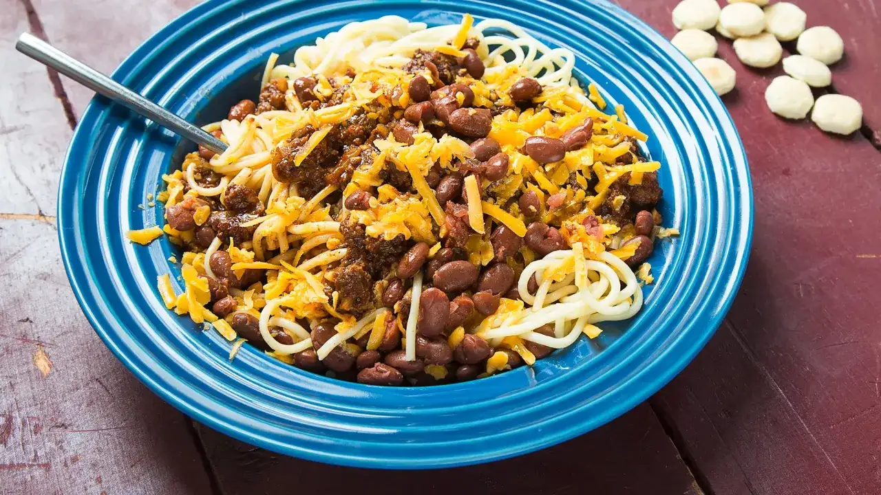 Cincinnati Chili r&oacute;żne sposoby serwowania