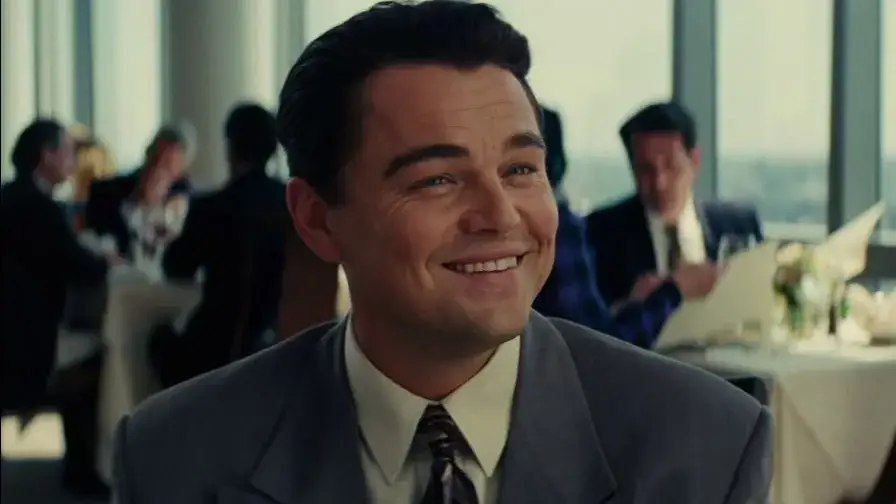 Leonardo DiCaprio jako Jordan Belfort w filmie Wilk z Wall Street