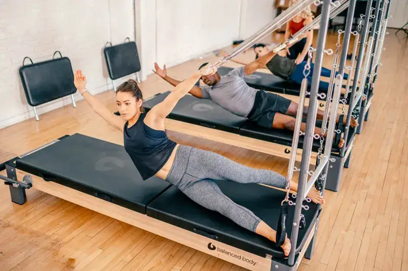 Pilates mata vs reformer porównanie