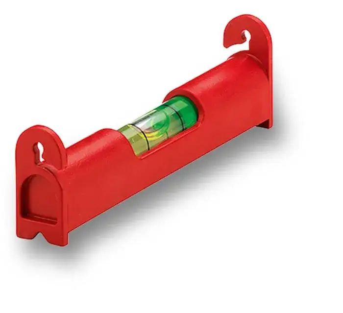 poziomica sznurkowa w akcji, prawidłowe napięcie sznurka