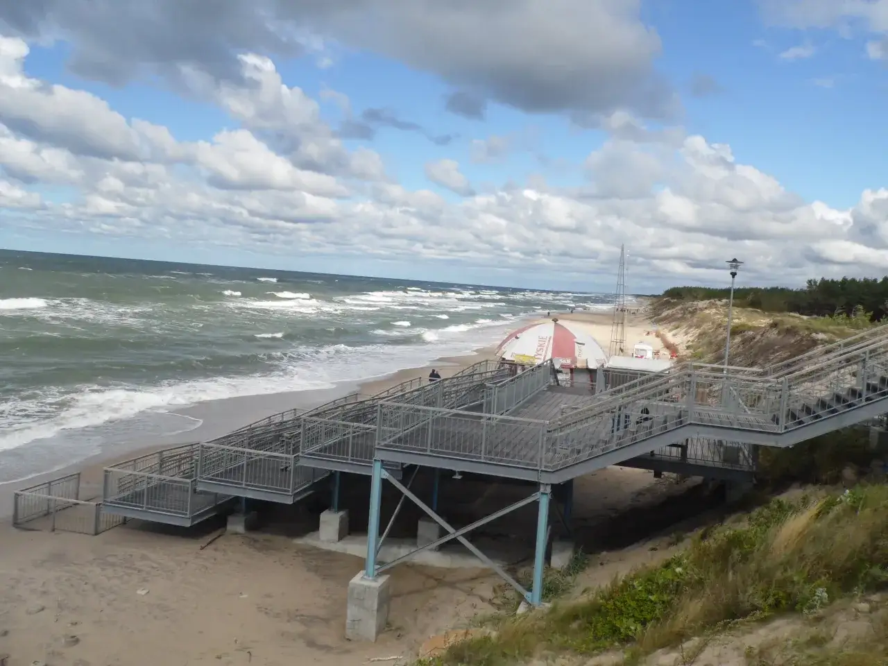 Zdjęcie Atrakcje w Łazach: Odkryj ukryte skarby i relaksuj się nad morzem