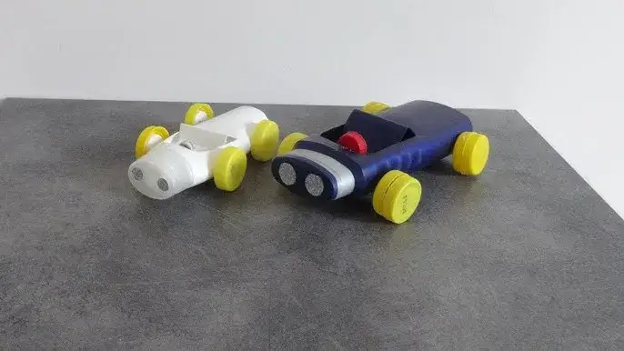 samoch&oacute;d z butelki z napędem balonowym