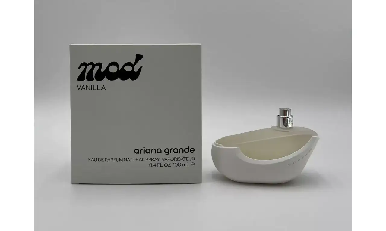 Pudełko i flakon perfum Ariana Grande Mod Vanilla.