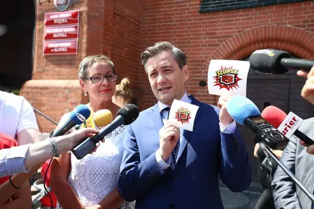 Robert Biedroń w Słupsku, ratusz, finanse miasta