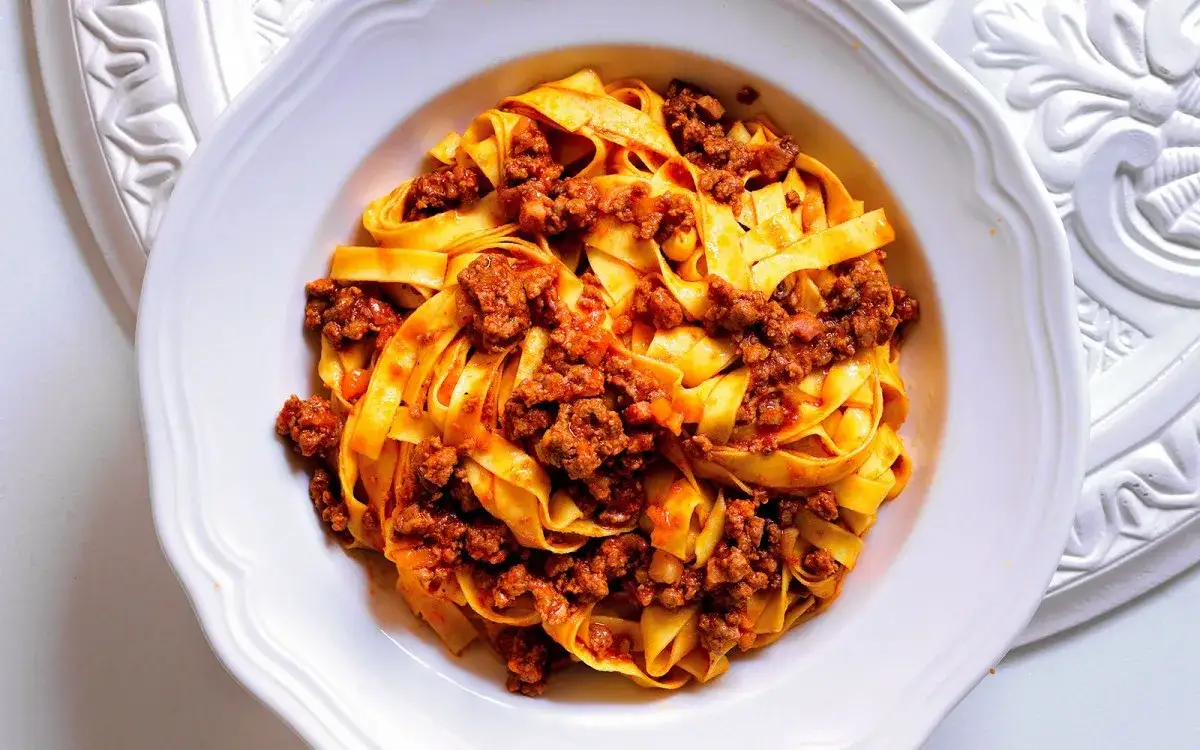 spaghetti bolognese z tagliatelle