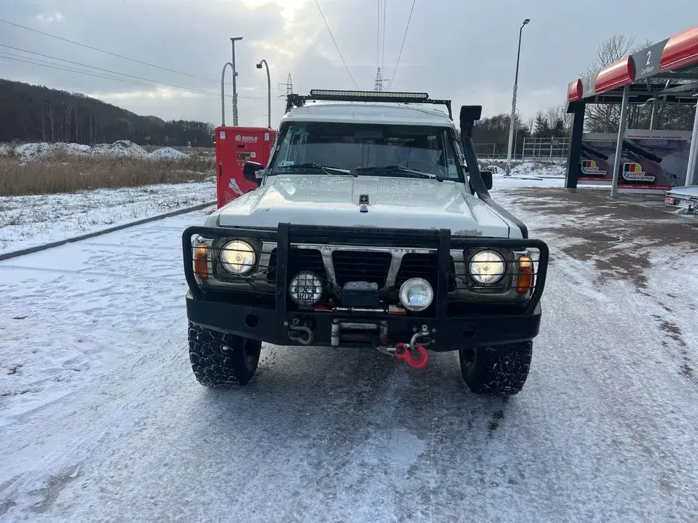 samoch&oacute;d terenowy z blokadą dyferencjału