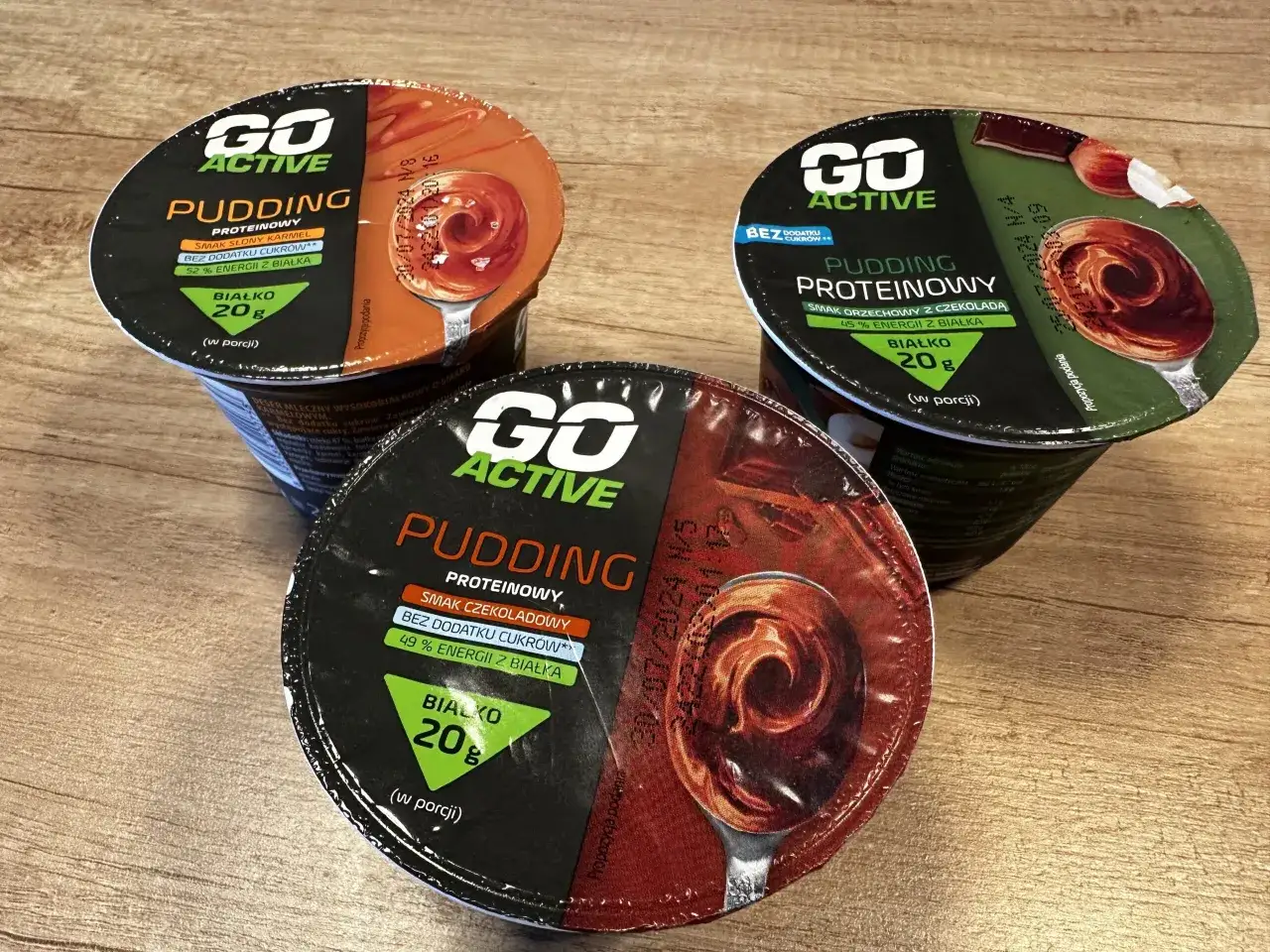 różne smaki puddingu proteinowego